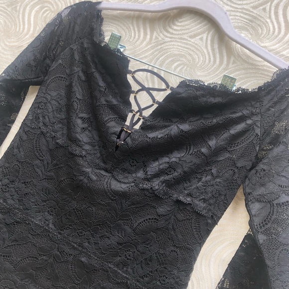 GUESS Longsleeve Cori Lace Top - Picture 4 of 6